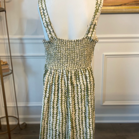 Green and White Sleeveless Mini Dress - Picture 2 of 5